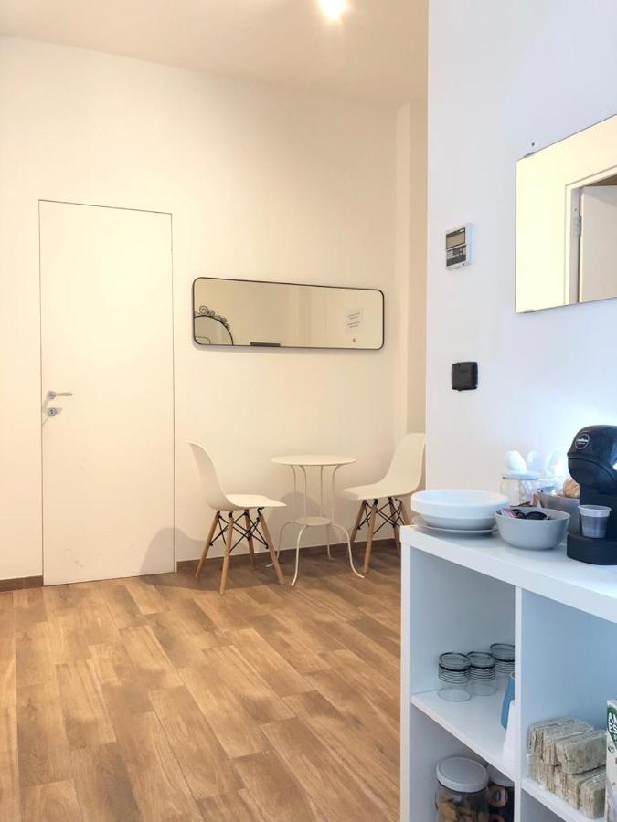 Italien Chic, Camera Con Bagni Condivisi バーリ エクステリア 写真